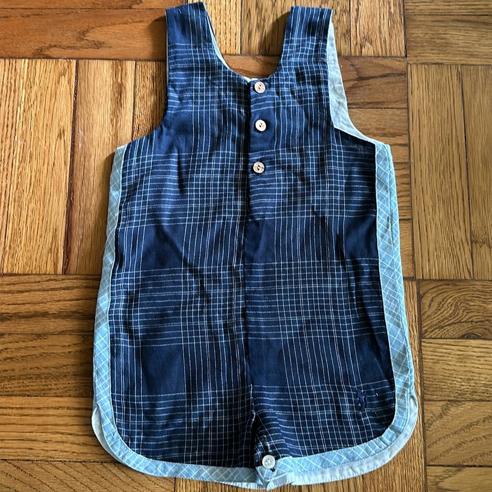 Well dressed wolf WDW boys bubble size 24 mos. Excellent, like new condition.